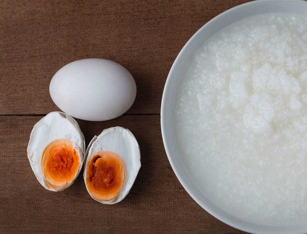 bahaya makan telur asin
