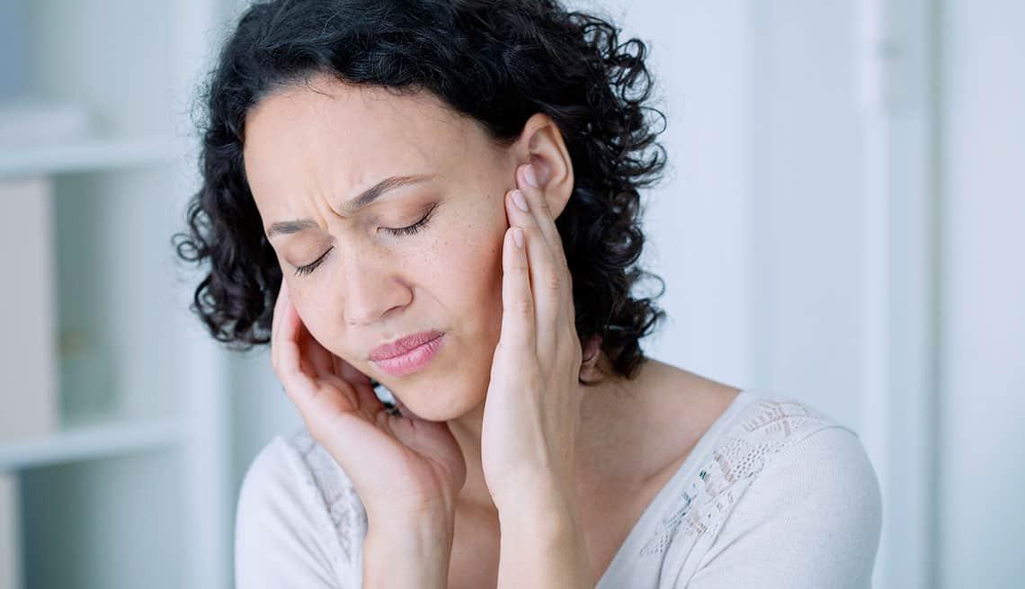 3 Kiat untuk Mengatasi Telinga yang Sakit Saat Flu dan Pilek