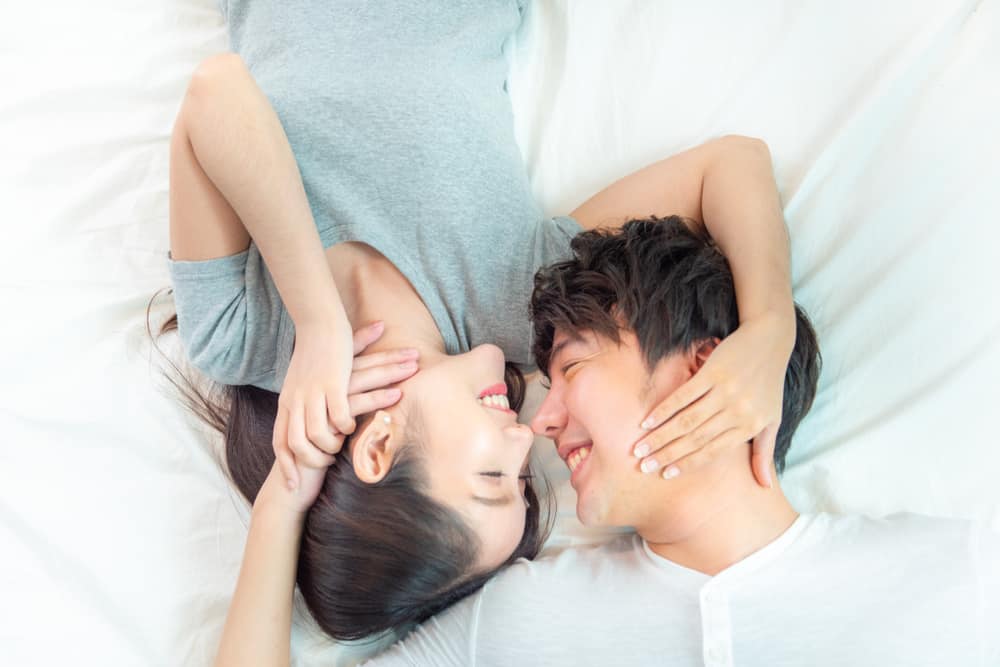 Buat Para Suami, Ini 7 Tips Pijat Payudara untuk Seks yang Lebih Panas