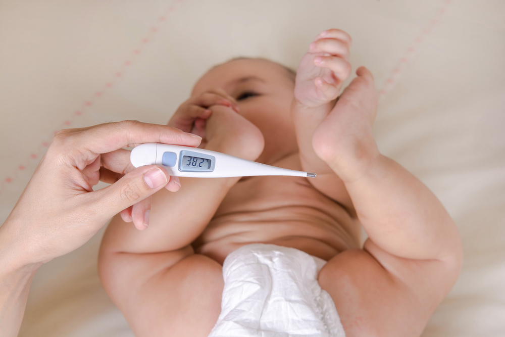 Agar Tahu Suhu Tubuh Normal Bayi, Begini Cara Mengukur yang Tepat