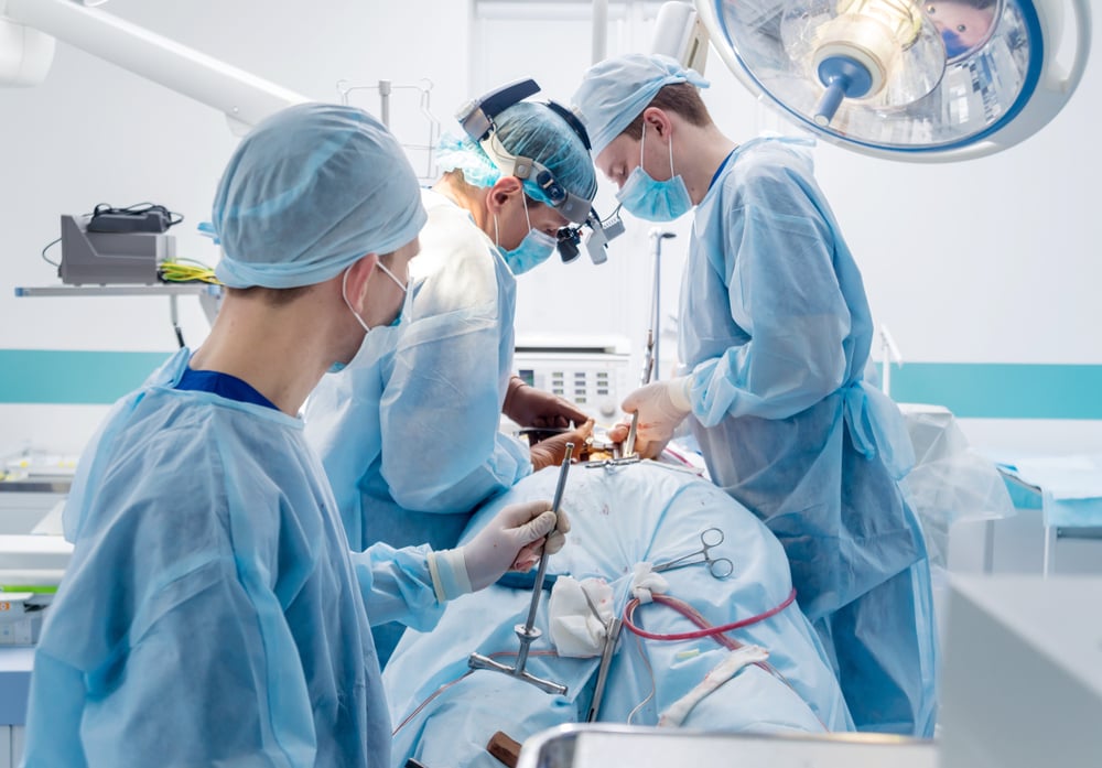 Operasi Tulang Belakang: Kondisi yang Membutuhkan, Prosedur Hingga Risikonya
