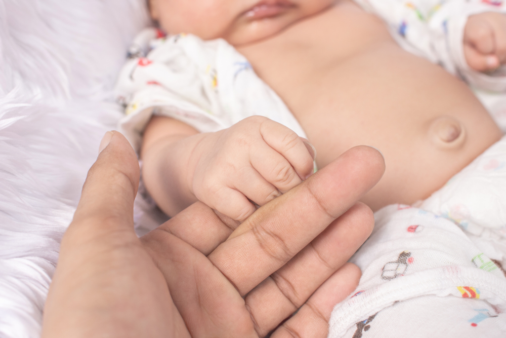 Hernia pada Bayi, Kondisi Saat Munculnya Tonjolan di Area Tubuh Tertentu