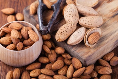 manfaat kandungan kacang almond