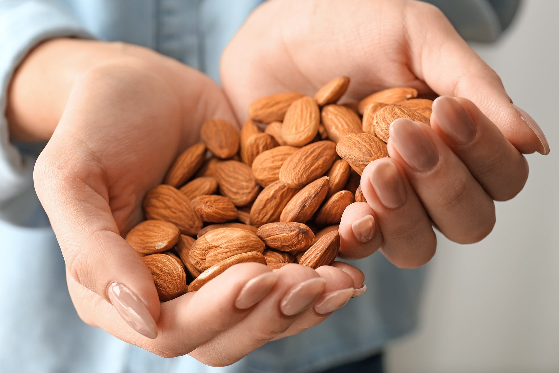 kandungan dan manfaat kacang almond