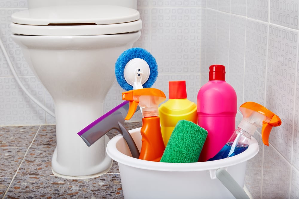 Bersih sampai Tuntas, Ini 8 Tips Membersihkan Kamar Mandi di Rumah