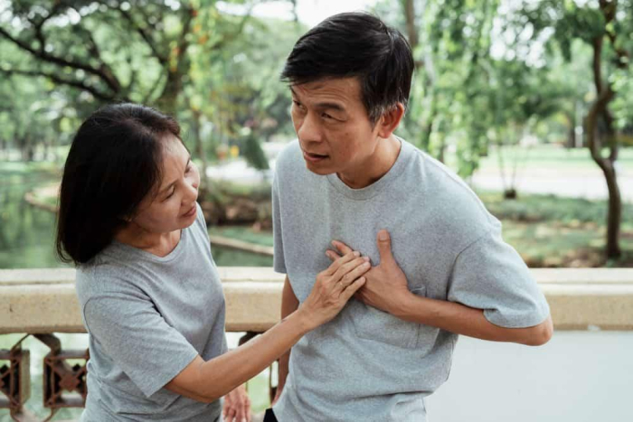 Kenali Penyebab Nyeri Dada dan Cara Mengatasinya Hello Sehat