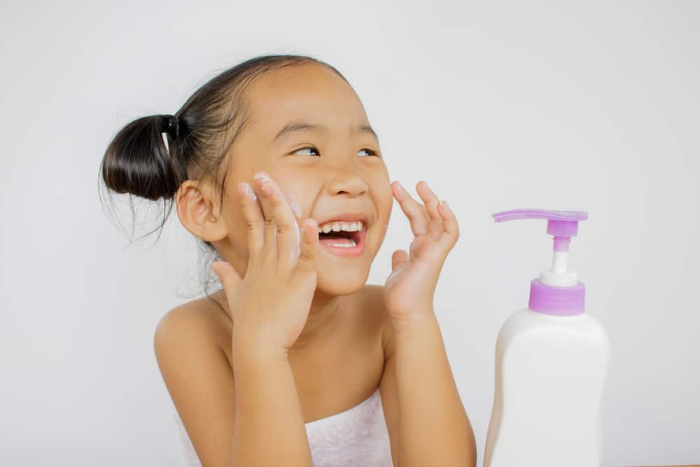 Perlukah Anak Pakai Skin Care? Seperti Apa Produknya?