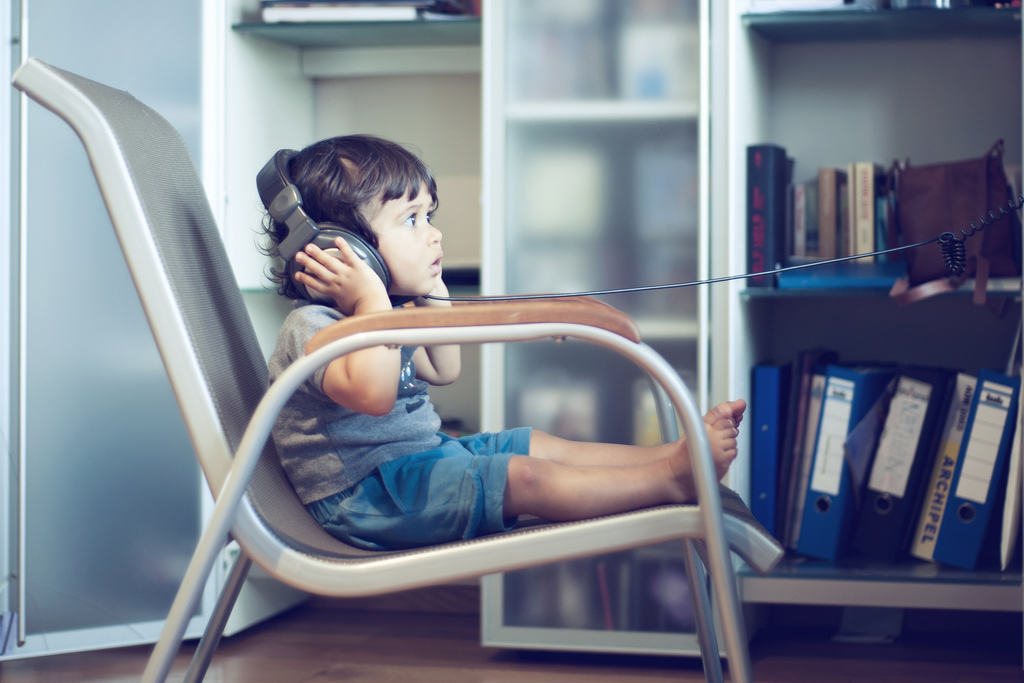 Bagaimana Musik Membantu Anak Belajar Bicara