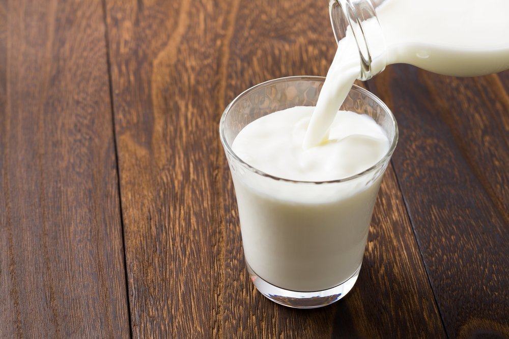 Minum Susu Terlalu Banyak Menyebabkan 4 Efek Buruk Ini