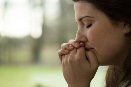 9 Langkah Menghadapi Kesedihan Setelah Kehilangan Orang Terkasih