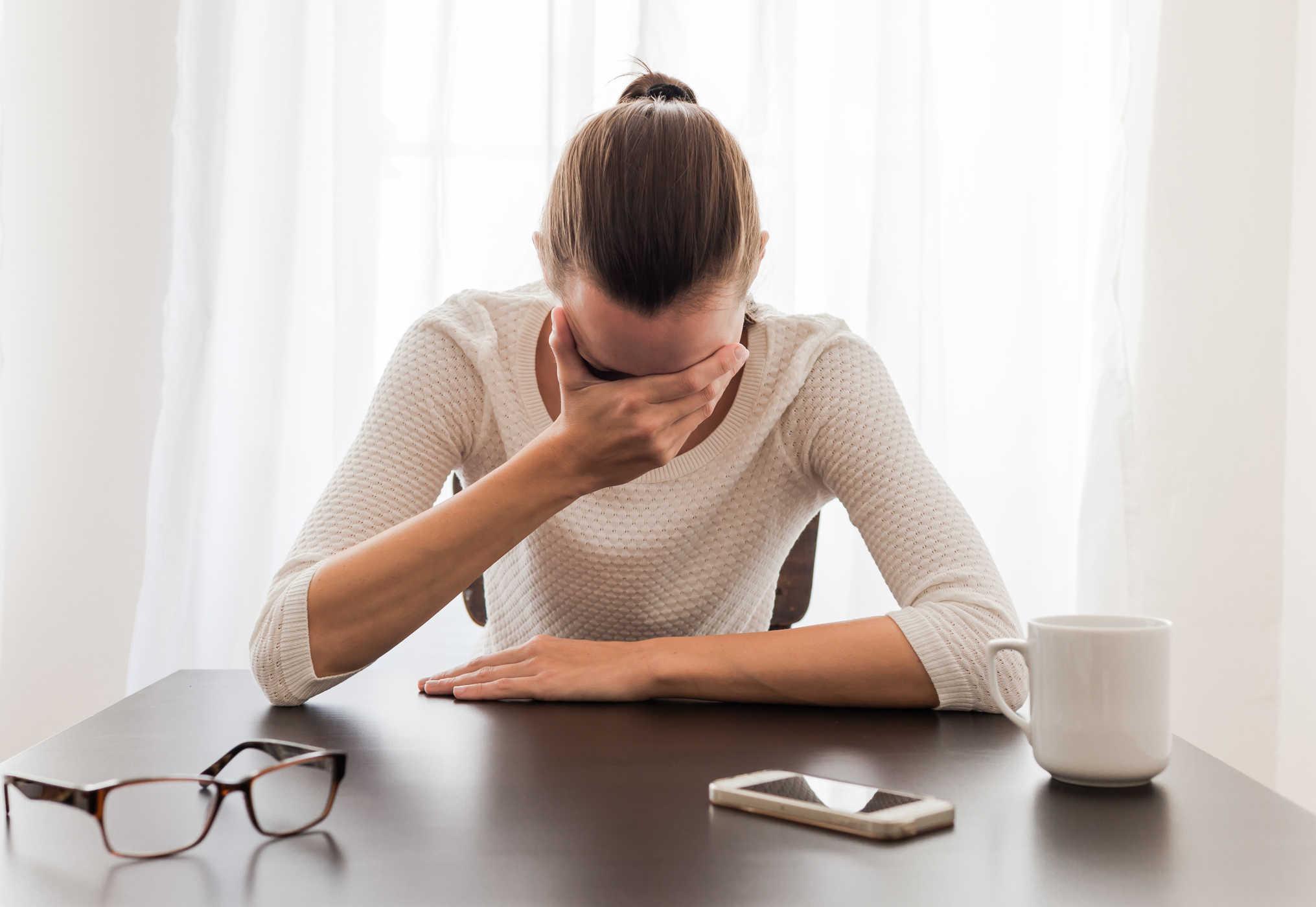 Trauma Melahirkan (Postpartum PTSD) Berbeda Dengan Baby Blues