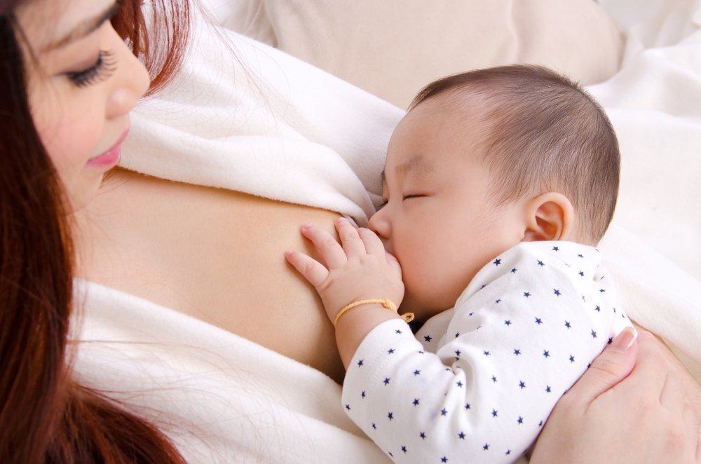 Mengenal Kolostrum, Tetes ASI Pertama yang Penting Bagi Bayi