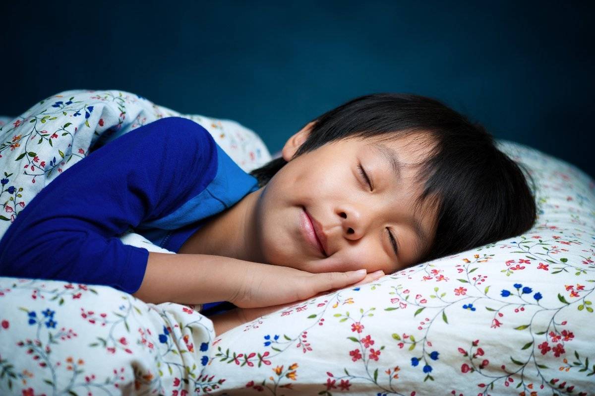 Apa Benar Tinggi Badan Bertambah Saat Anak Tidur?