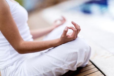 7 Pose Yoga Dasar yang Harus Dikuasai Pemula
