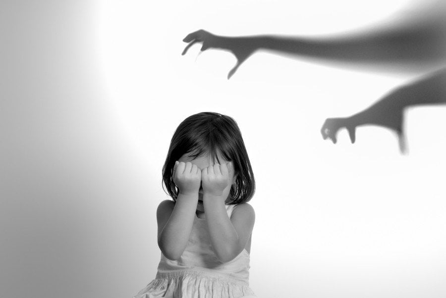 kekerasan masa kecil pemicu disosiasi psikologi