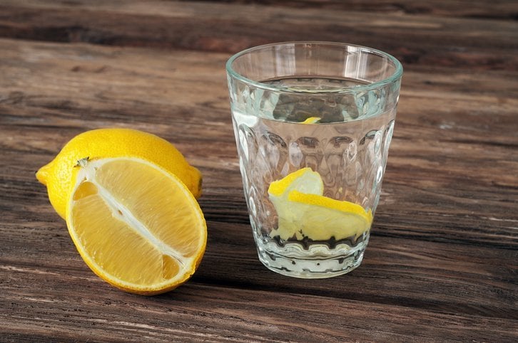 Air Lemon untuk Mengatasi Maag, Benar Manjur Atau Bahaya?