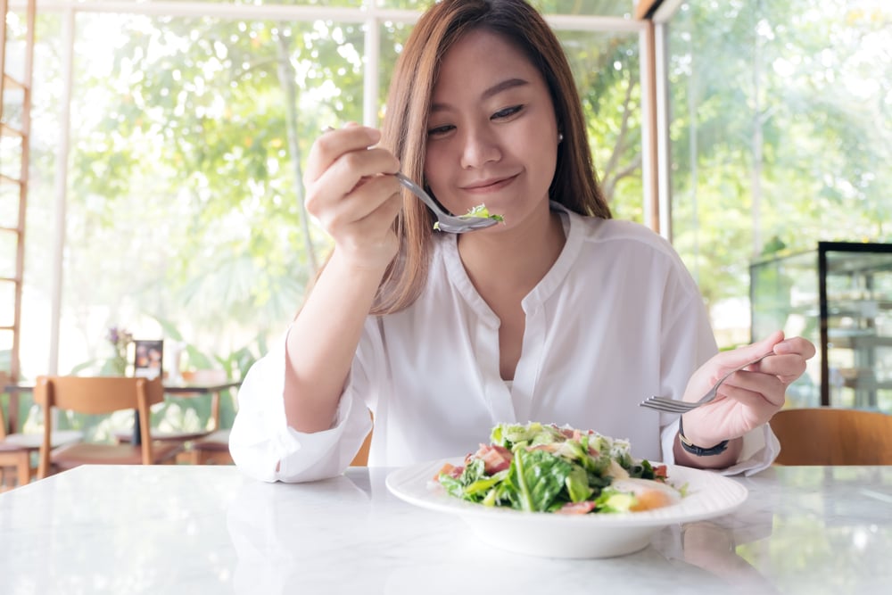 11 Makanan dan Minuman Terbaik untuk Penderita Maag