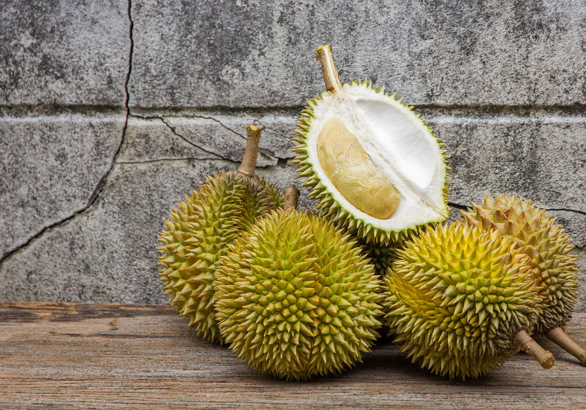 Bolehkah Ibu Hamil Makan Durian? Ini Manfaat dan Efek Buruknya