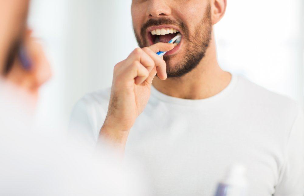 cara menyikat gigi yang salah