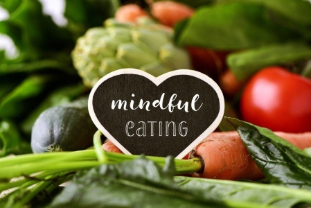 Mengenal Mindful Eating, Makan Perlahan dan Penuh Kesadaran