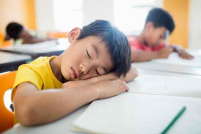tidur di kelas
