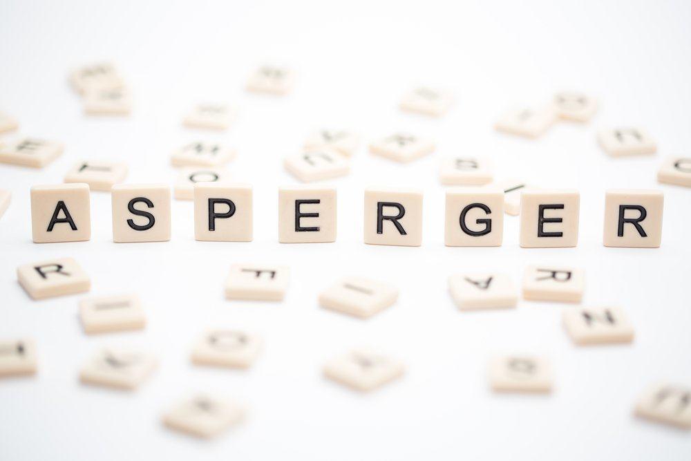 Mengenal Sindrom Asperger dan Bedanya Dengan Autisme