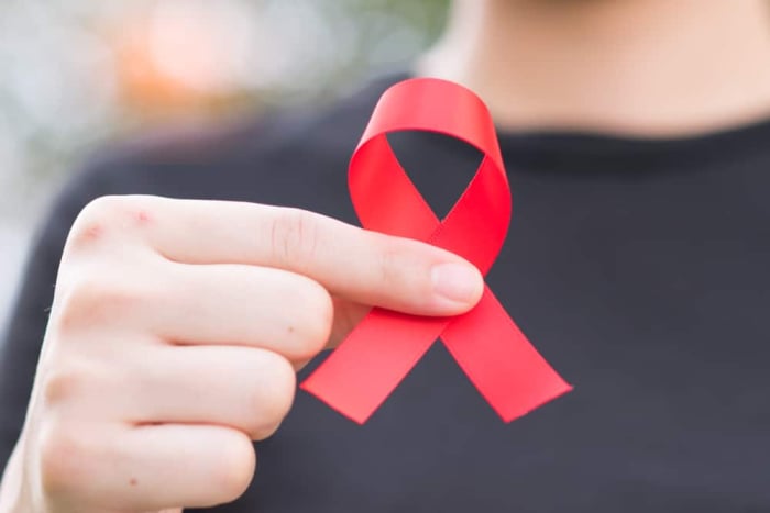 perbedaan hiv dan aids
