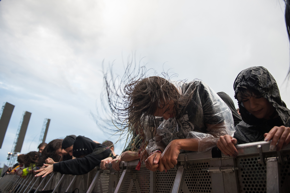 Awas! Ini Bahaya Sering Headbang Saat Nonton Konser Metal