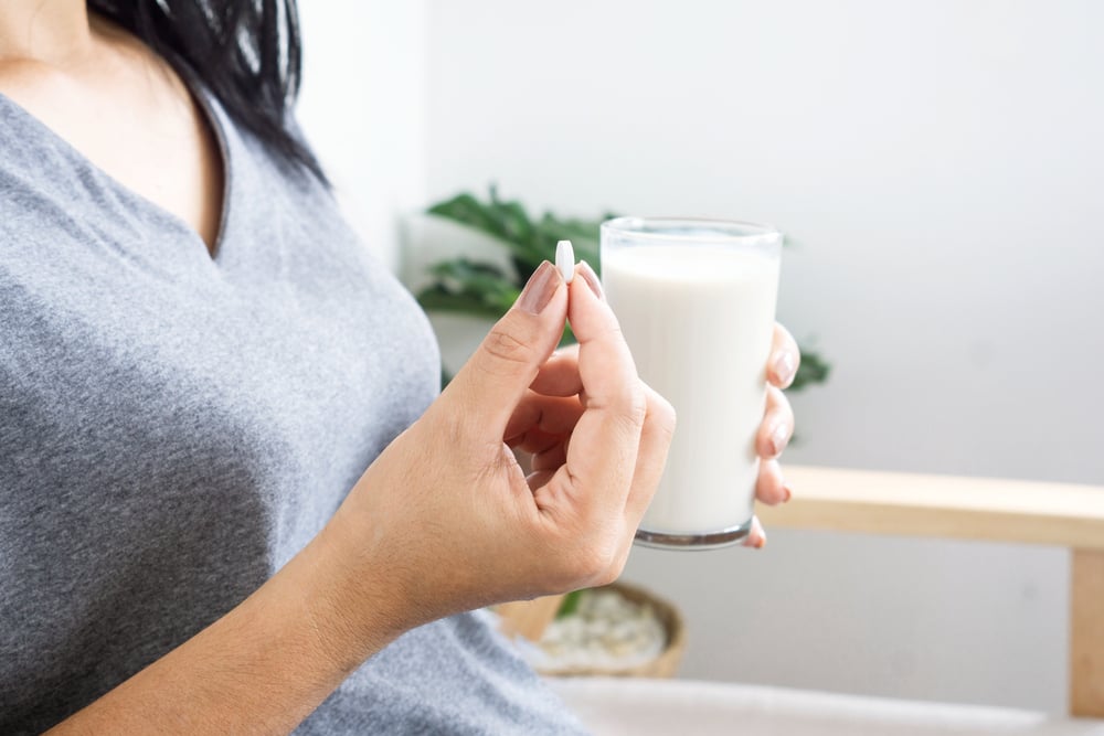 Minum Obat dengan Susu, Boleh atau Tidak? Hello Sehat
