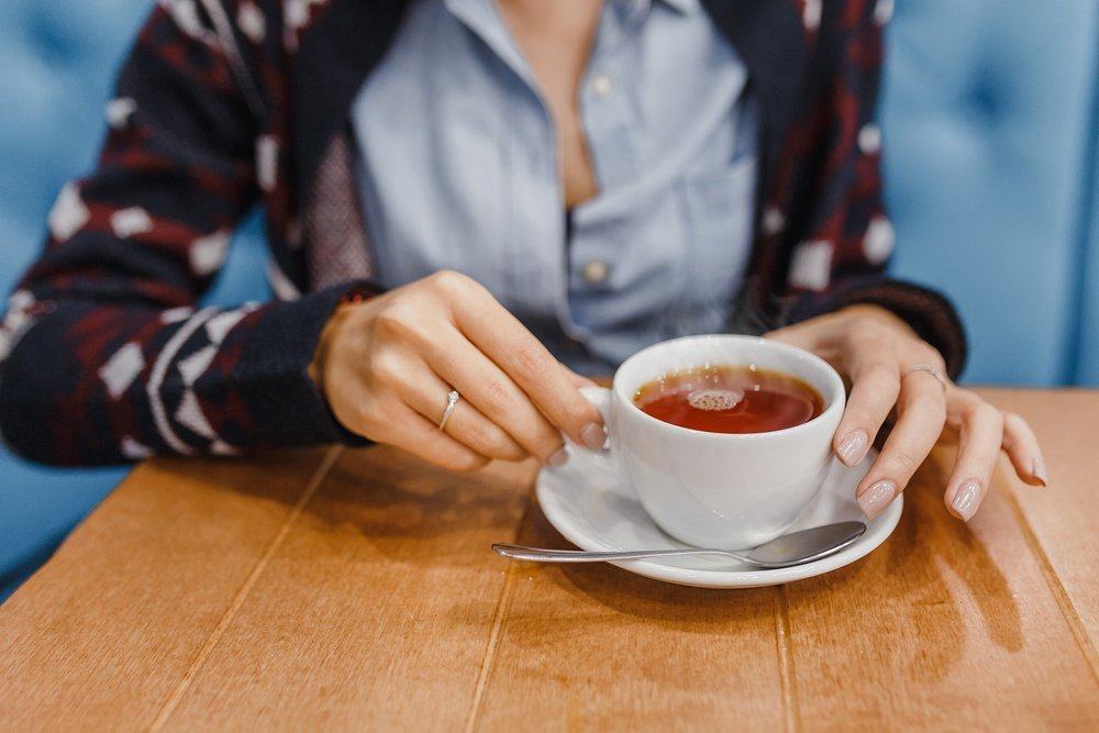 Kenapa Sebaiknya Tidak Minum Teh Setelah Makan