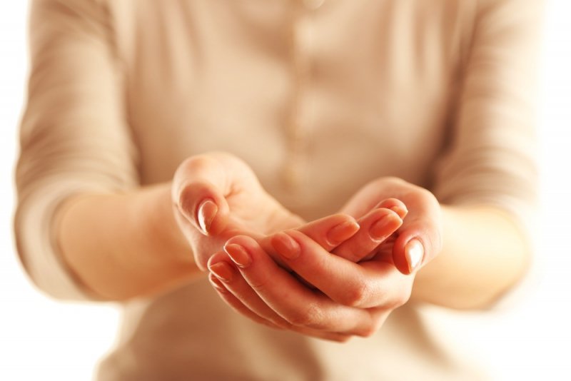 10 Hal yang Bisa Menyebabkan Tangan Gemetar (Tremor)