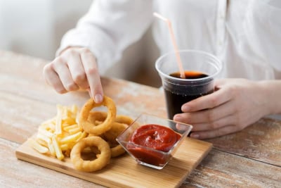 makanan pantangan yang harus dihindari saat diare