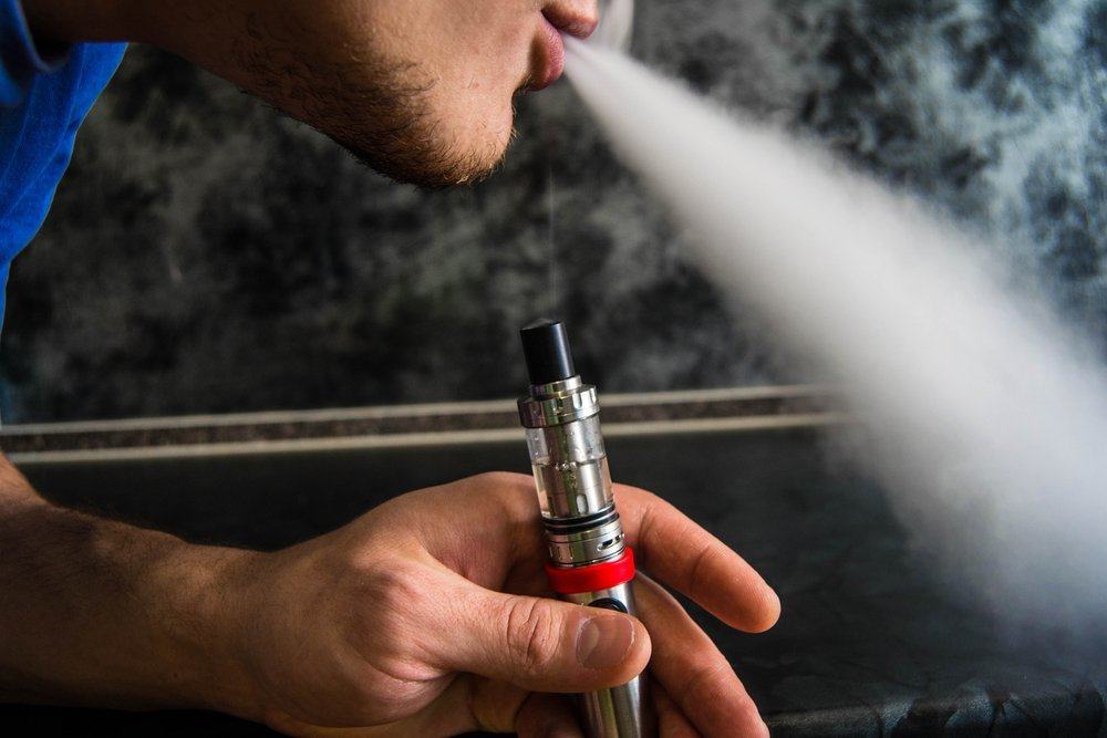 Vapor dan Rokok Elektrik: Sama atau Beda?