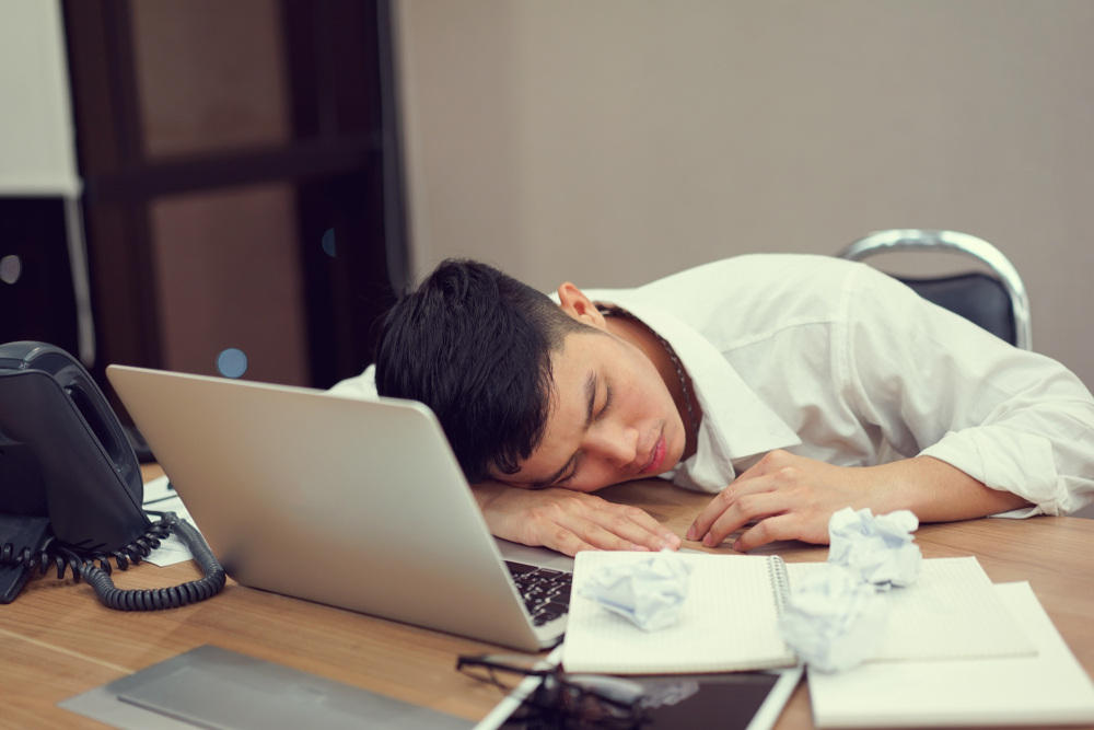 Tidur Sambil Duduk, Baik atau Buruk untuk Kesehatan?