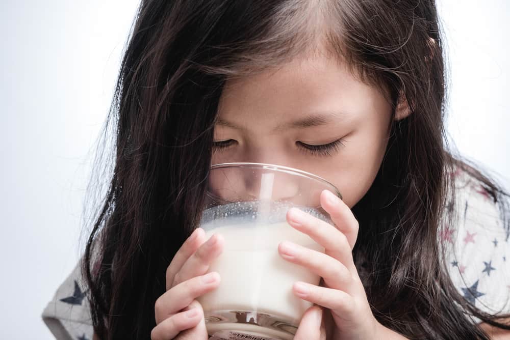 Adakah Manfaat Minum Susu Sebelum Tidur?
