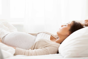 tidur telentang saat hamil