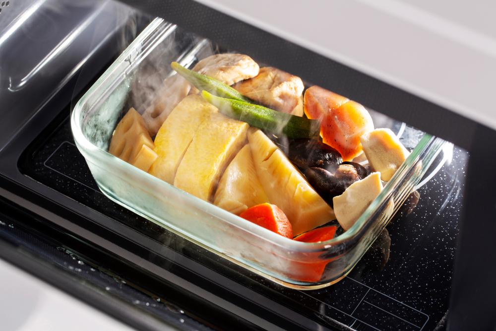 Bahaya Memanaskan Makanan Terlalu Sering, Bisa Bikin Keracunan