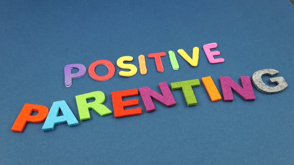 Mengenal Positive Parenting dan Beragam Manfaatnya bagi Anak