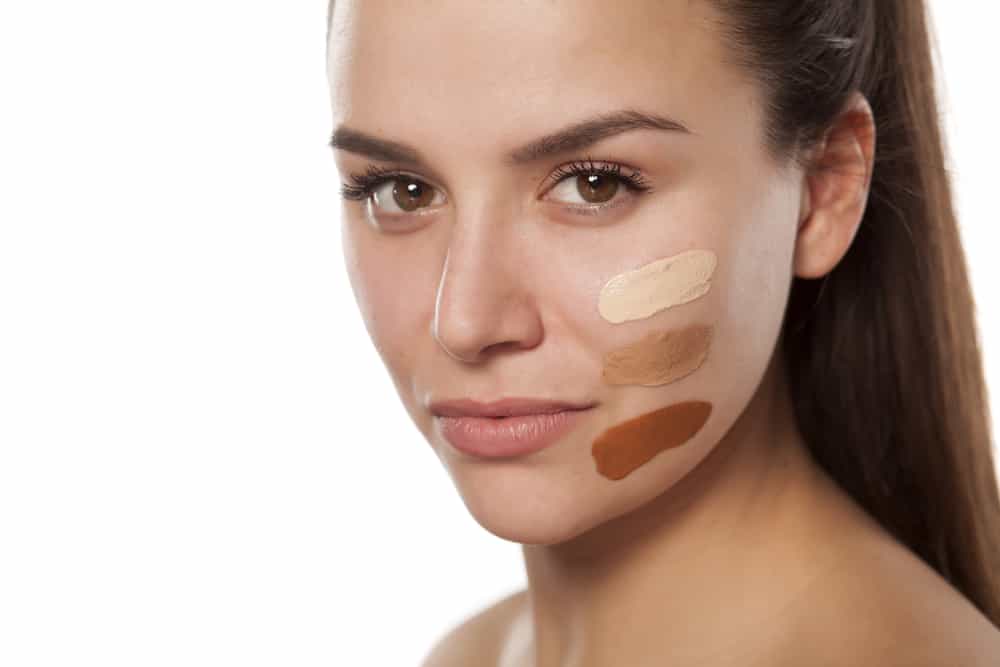 8 Aturan Pakai Makeup Saat Sedang Jerawatan