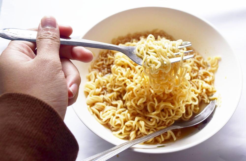 Telanjur Ketagihan, Bagaimana Cara Berhenti Memakan Mi Instan?