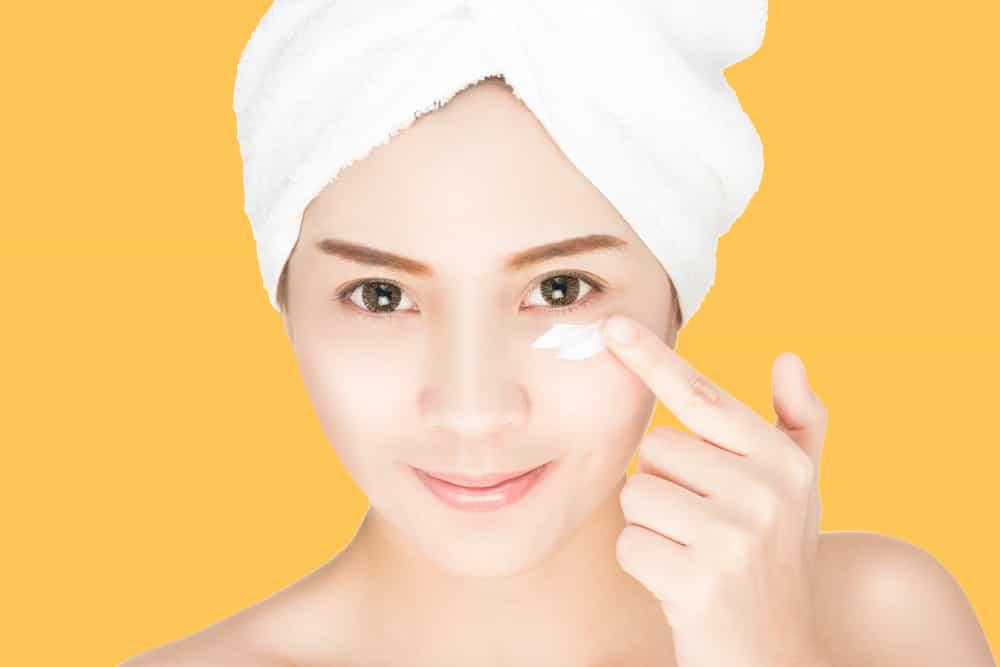 4 Manfaat Krim Mata yang Katanya Bisa Hilangkan Kerutan