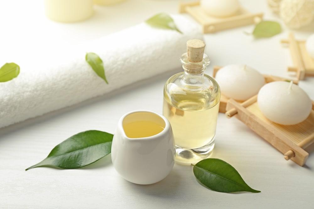 Manfaat dan Efek Samping Penggunaan Tea Tree Oil untuk Kecantikan