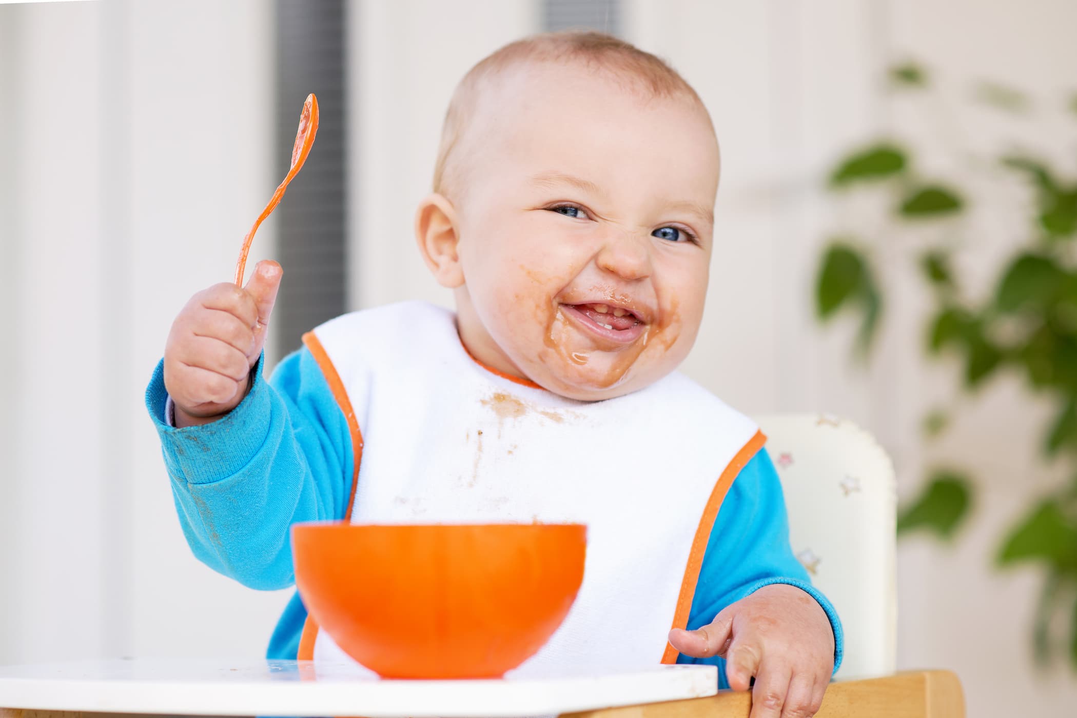 Pelajari Tahapan Perkembangan Makan Bayi