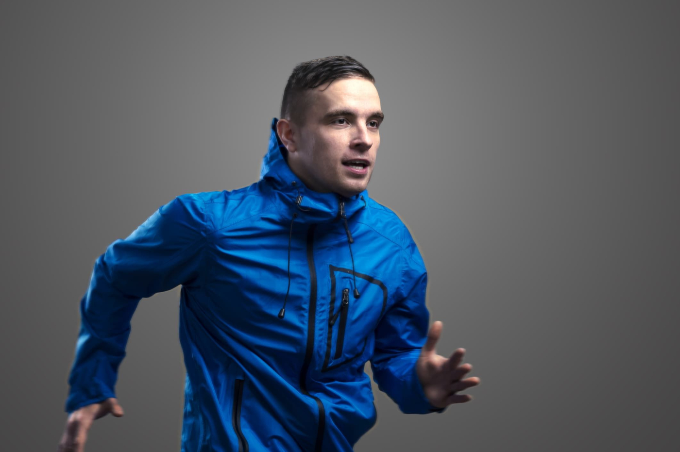 Lari Pakai Jaket, Apakah Boleh? Simak Penjelasannya