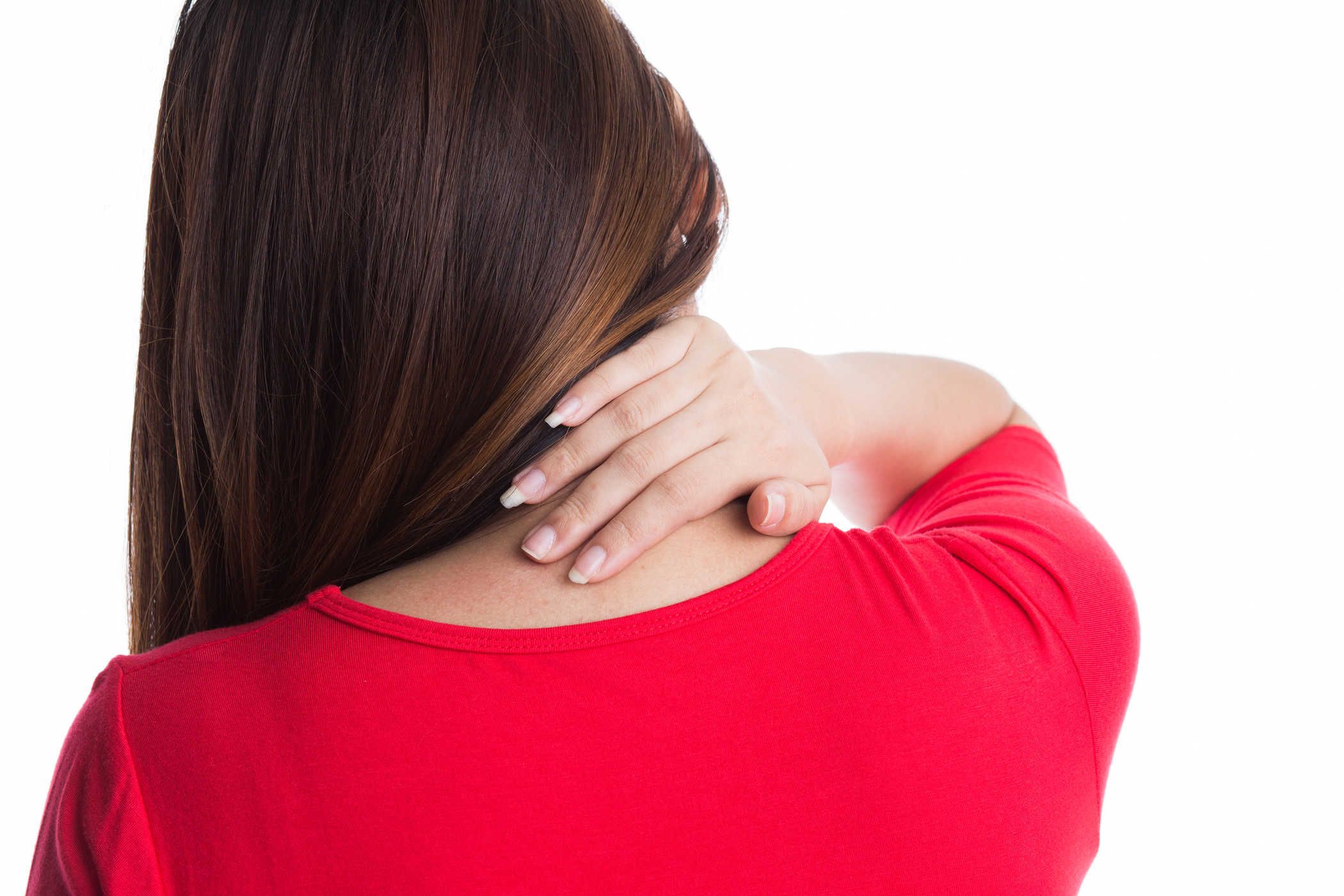 Benarkah Leher Belakang Kesemutan Tandanya Kolesterol Tinggi?