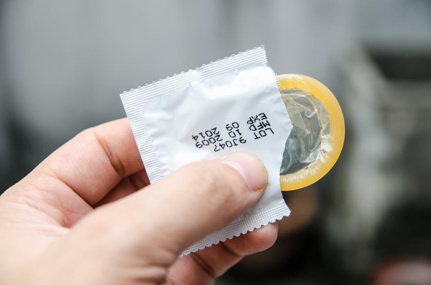 seks tanpa kondom