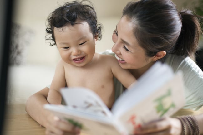 7 Cara agar Anak Bisa Cepat Bicara yang Orangtua Harus Tahu