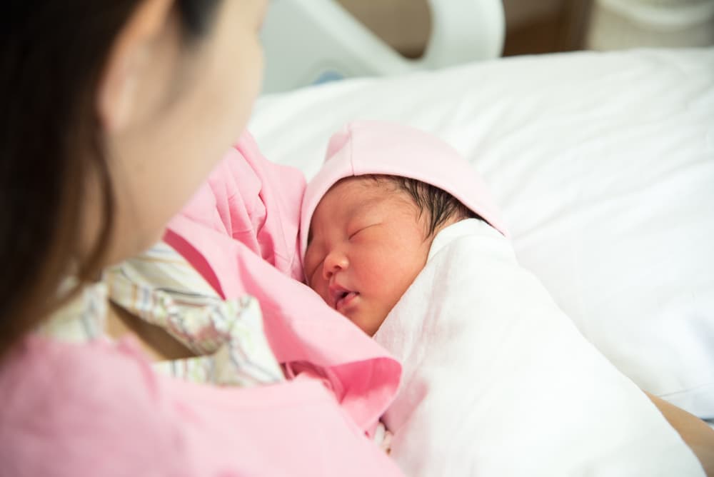 Panduan Lengkap Perawatan Bayi Baru Lahir untuk Orangtua Baru