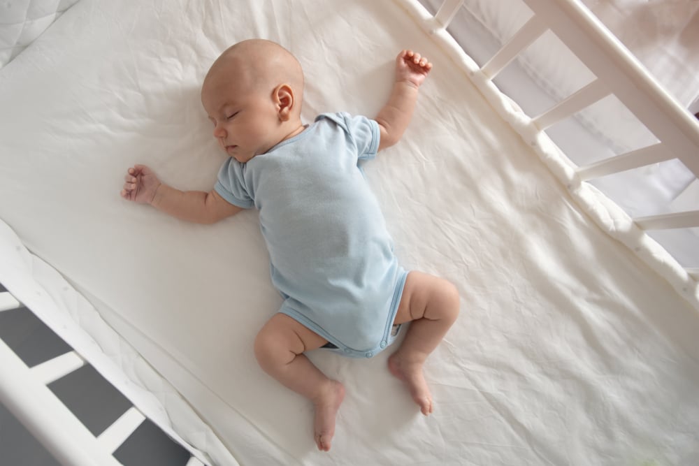 bayi jatuh dari tempat tidur