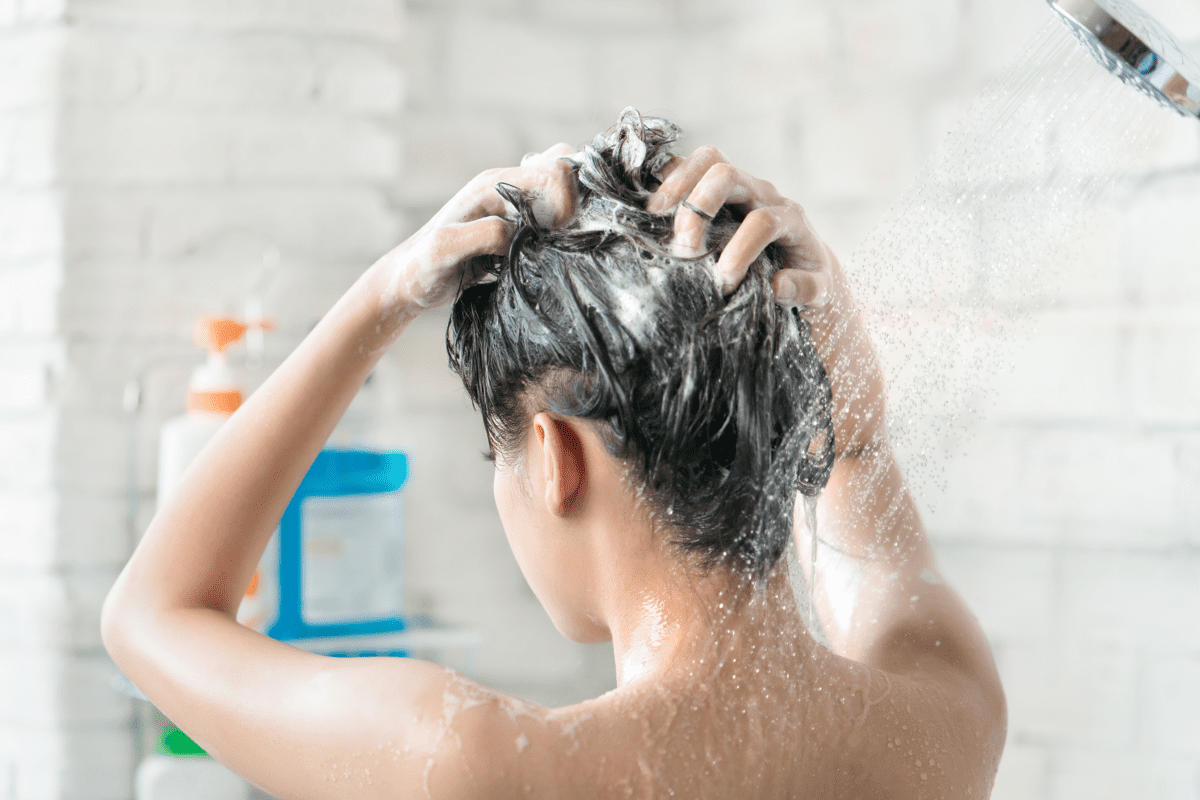 Bahaya Keseringan Keramas untuk Rambut dan Kulit Kepala